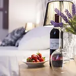 Lawendowy Dworek 住宿加早餐酒店 3*