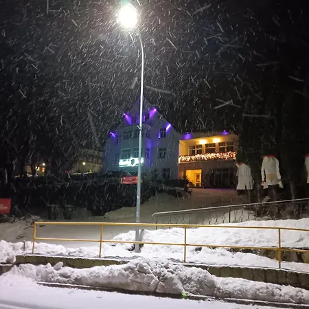 Lawendowy Dworek 住宿加早餐酒店 3*