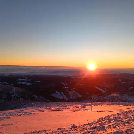 Lawendowy Dworek 住宿加早餐酒店 3*