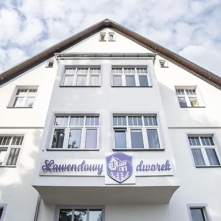 Lawendowy Dworek Bed & Breakfast *