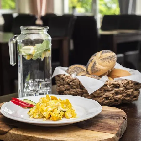 Bed & Breakfast Lawendowy Dworek 3*