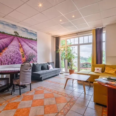 Bed & Breakfast Lawendowy Dworek