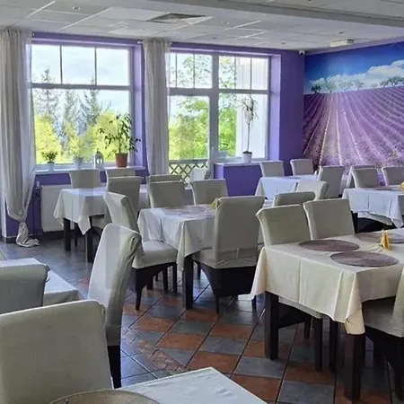 Nocleg ze śniadaniem Lawendowy Dworek 4*