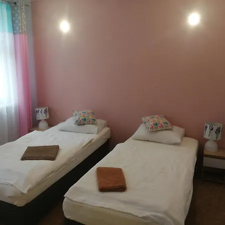 Lawendowy Dworek Nocleg ze śniadaniem 4*