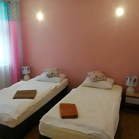 Bed & Breakfast Lawendowy Dworek 4*