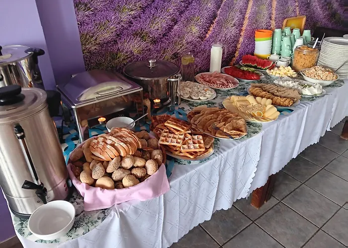 Bed and Breakfast Lawendowy Dworek 3*